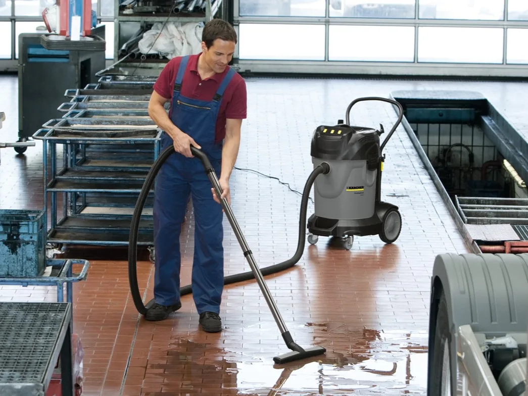 Karcher NT 70/2 Me Classic vacuum cleaner used in heavy industry in Bangladesh